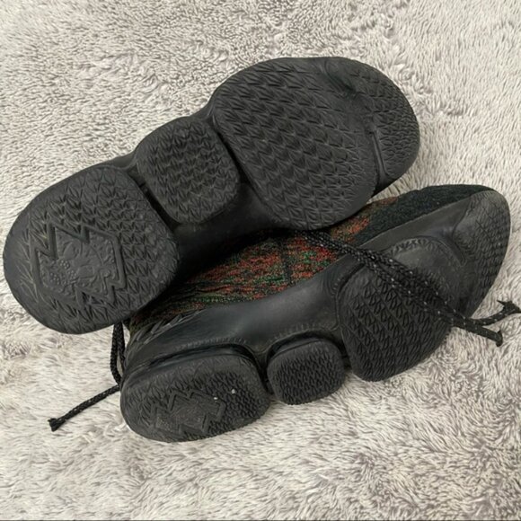 Nike Lebron BHM Shoes - Picture 4 of 8
